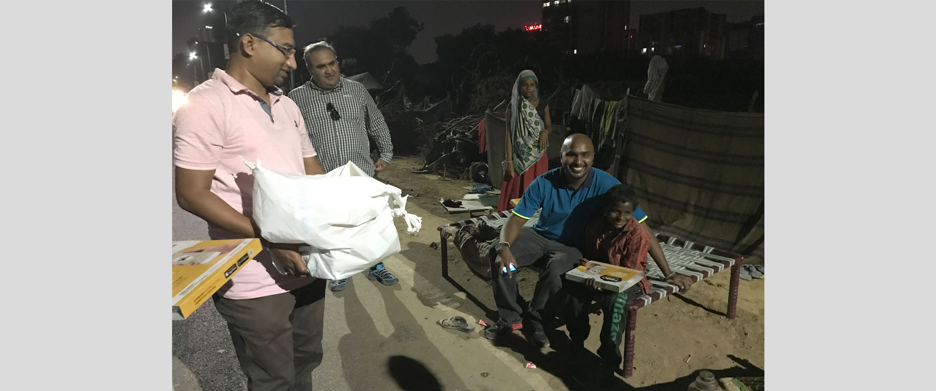 Distributing food packets