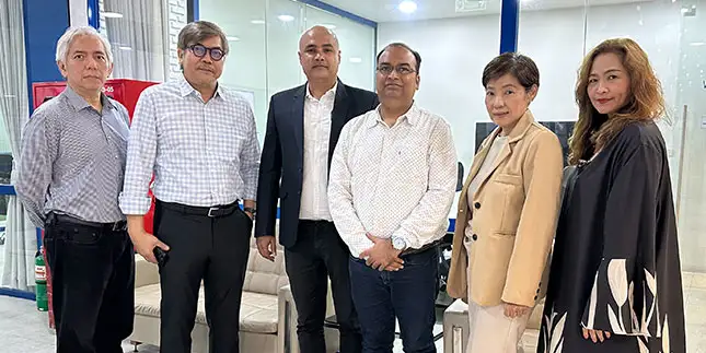 V3Cube team on an international business trip in Thailand